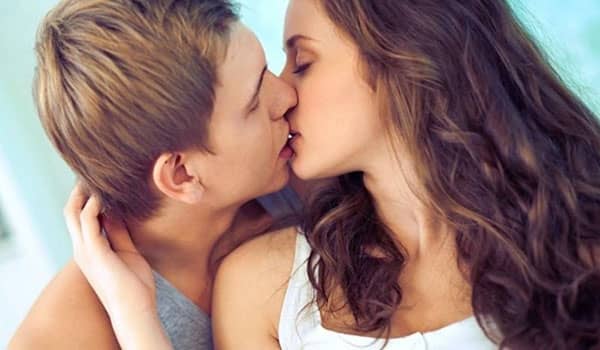Por qué un hombre besa a una mujer sin ser novios